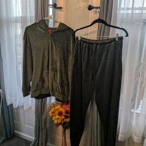 Two Piece Velour Jogger